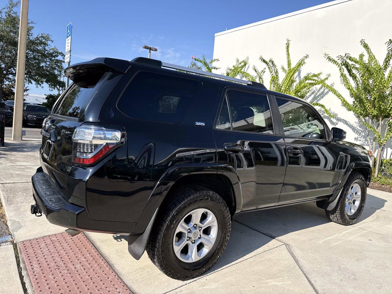 2022 Toyota 4Runner SR5 Premium photo 3