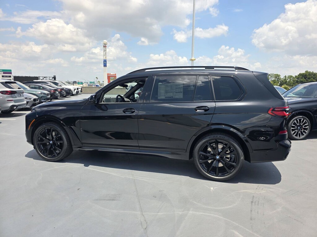 New 2027 BMW X7 xDrive40i xDrive40i Sports Activity Vehicle