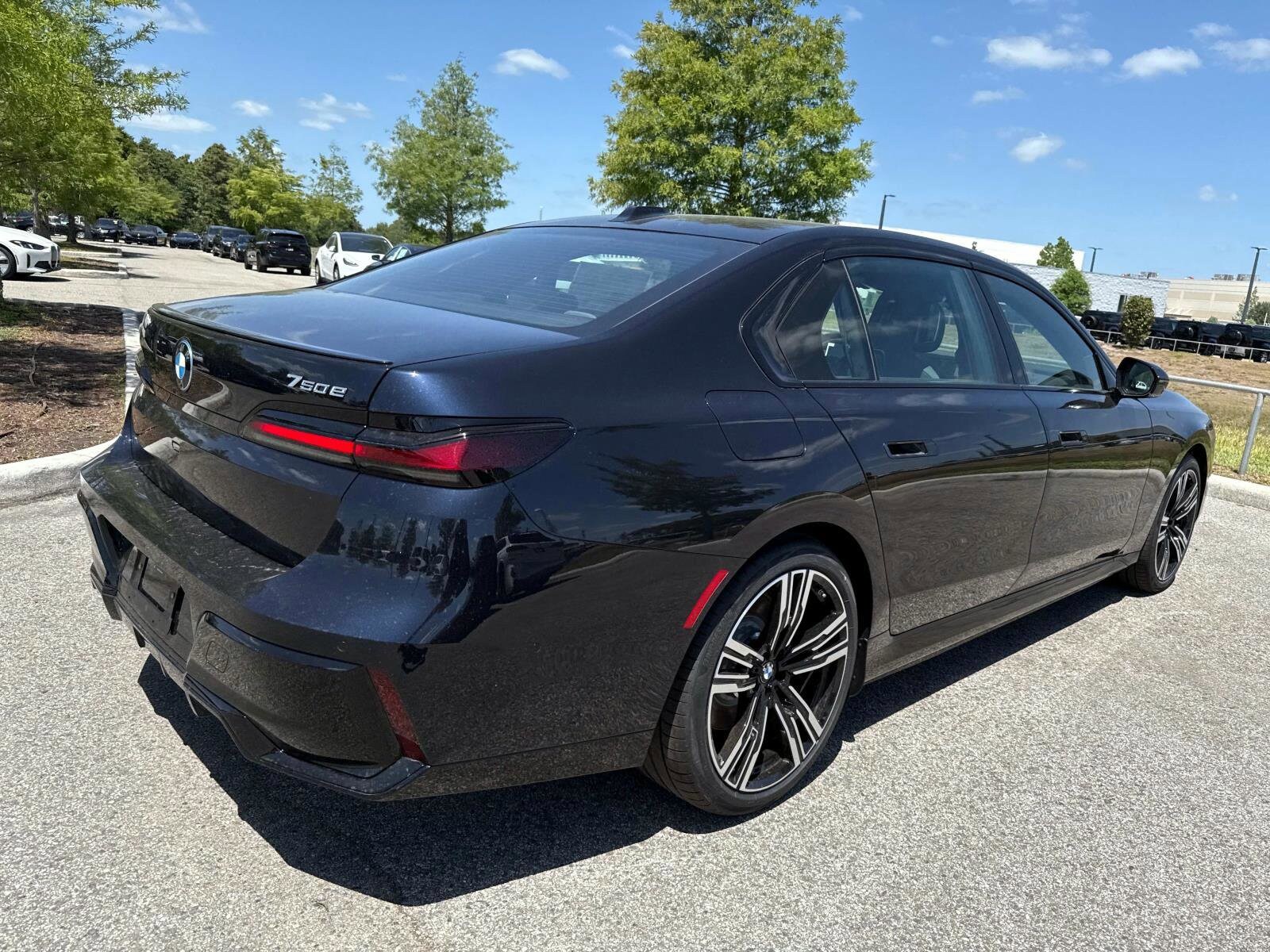2025 Bmw 750e 750e xDrive photo 3