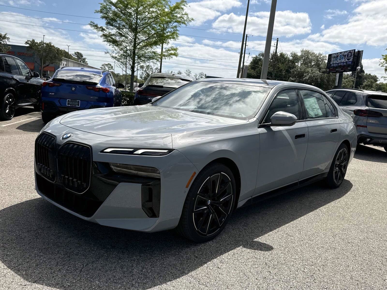 2025 BMW 7 Series 760i - Photo 7
