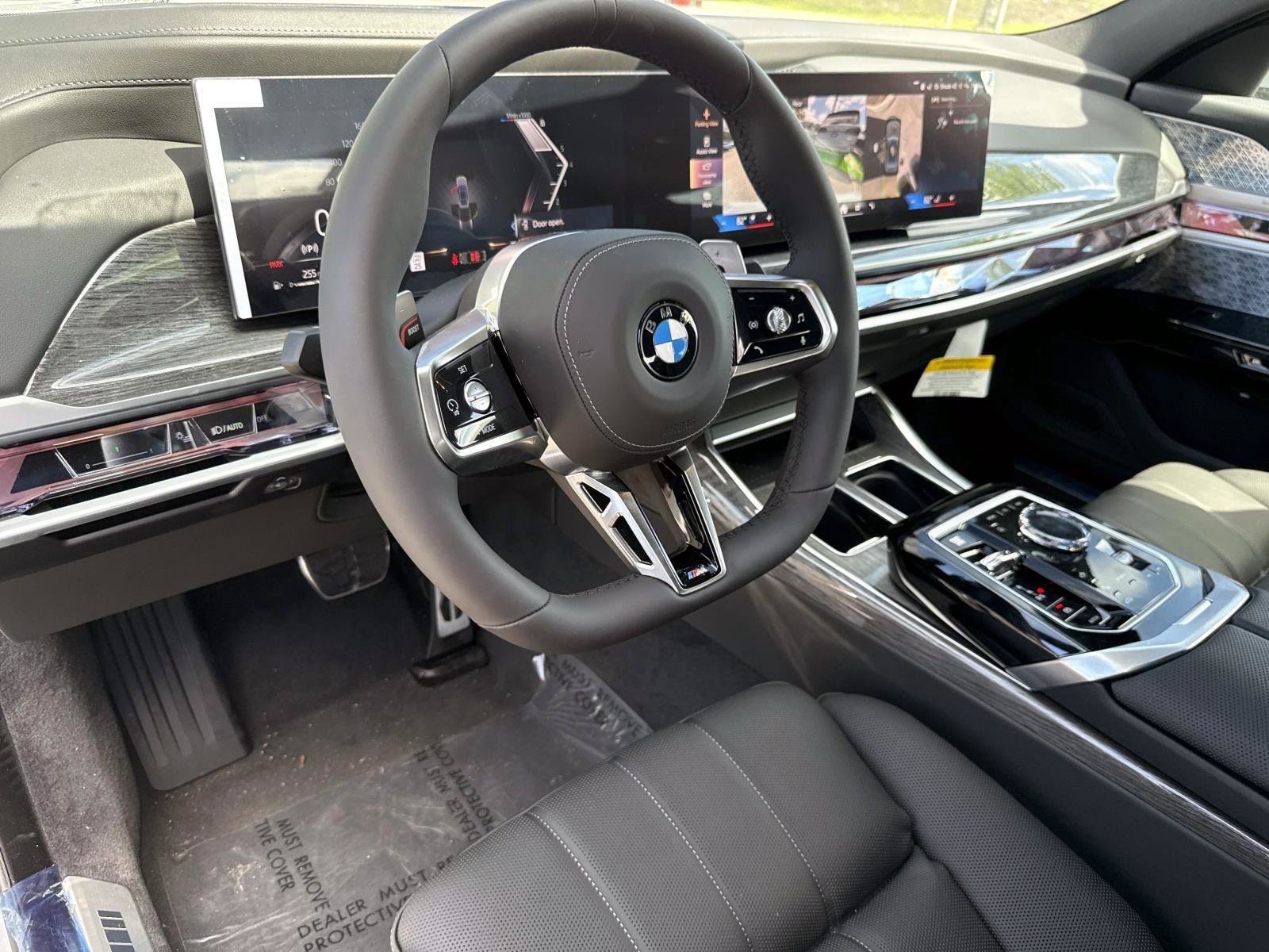 2025 BMW 7 Series 760i - Photo 21