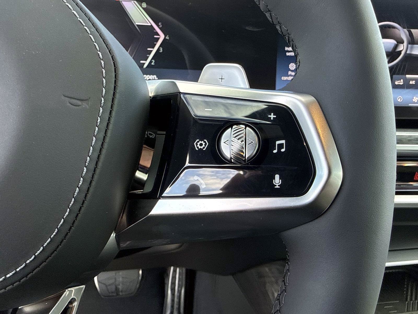 2025 BMW 7 Series 760i - Photo 33