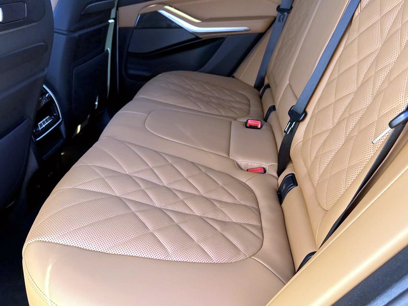2026 BMW X5 M60i - Photo 14