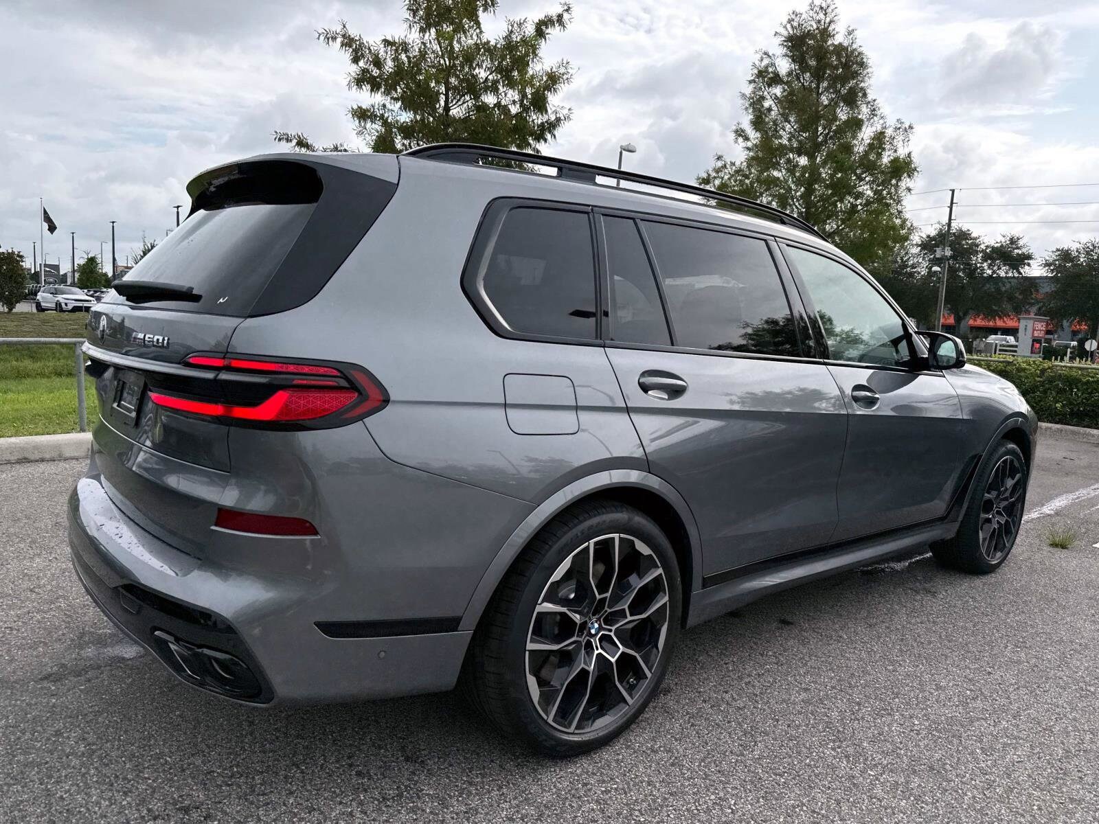 2026 Bmw X7 M60i photo 3