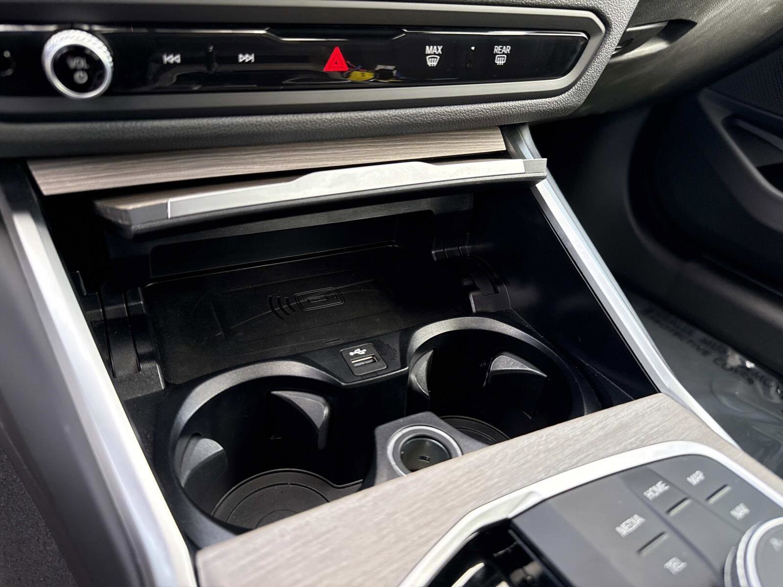 2025 BMW 3 Series 330i - Photo 29