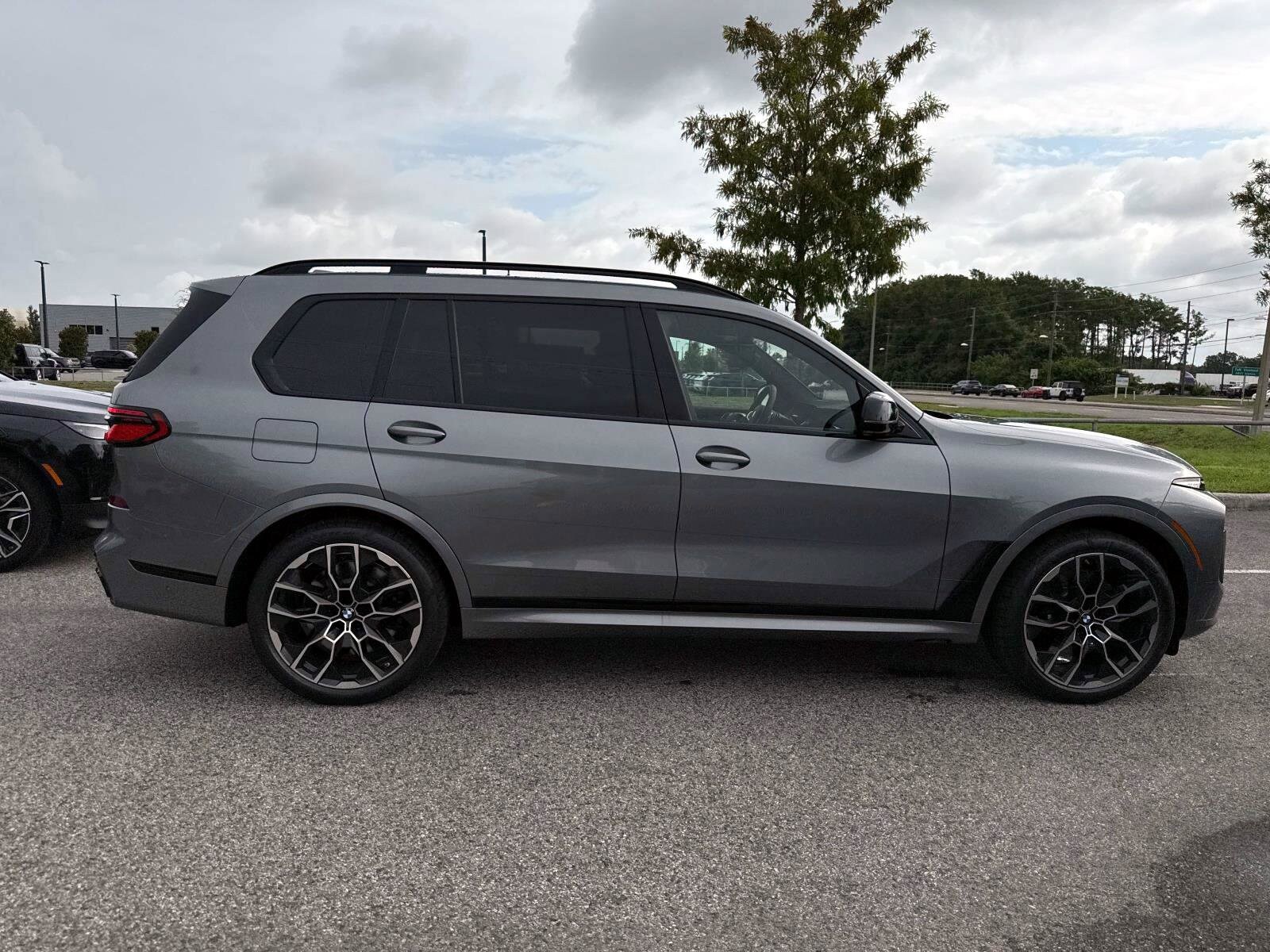 2026 Bmw X7 M60i photo 2
