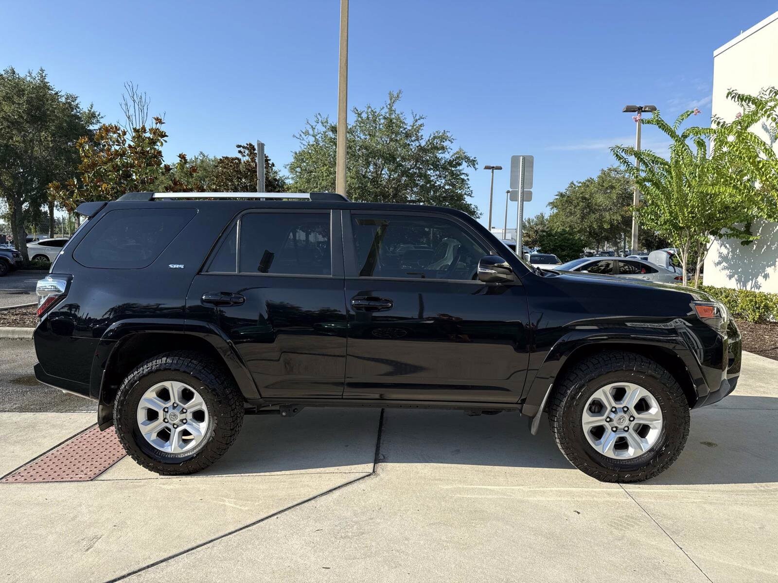 2022 Toyota 4Runner SR5 Premium photo 2