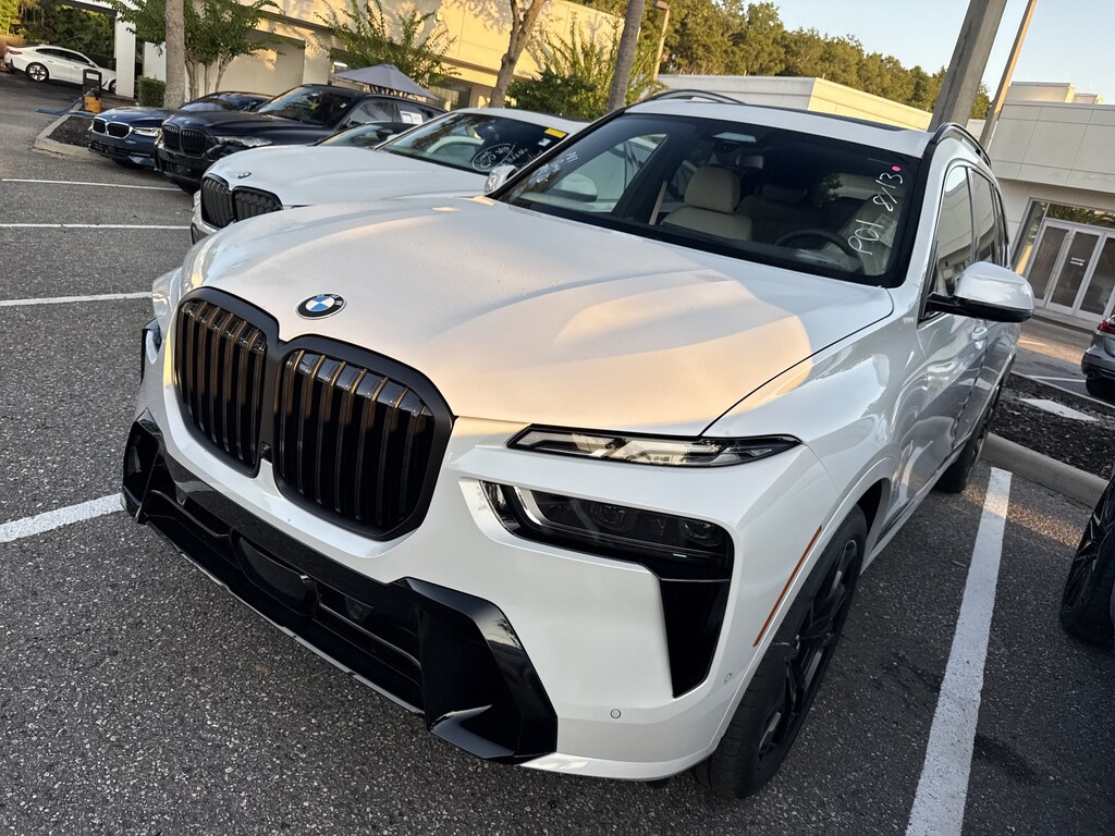 New 2027 BMW X7 xDrive40i xDrive40i Sports Activity Vehicle