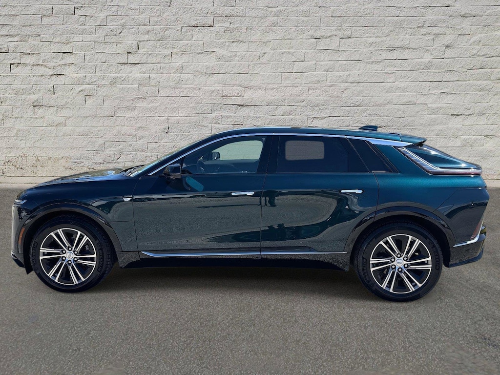Used 2024 CADILLAC Lyriq SUV