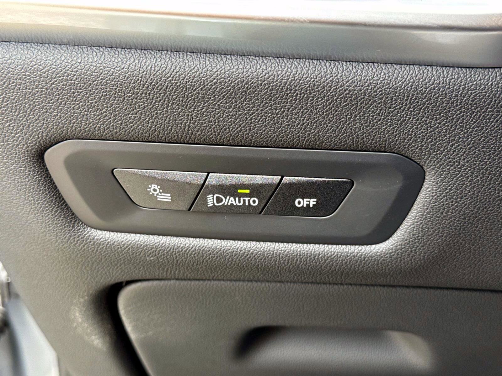2026 BMW X5 50e - Photo 33