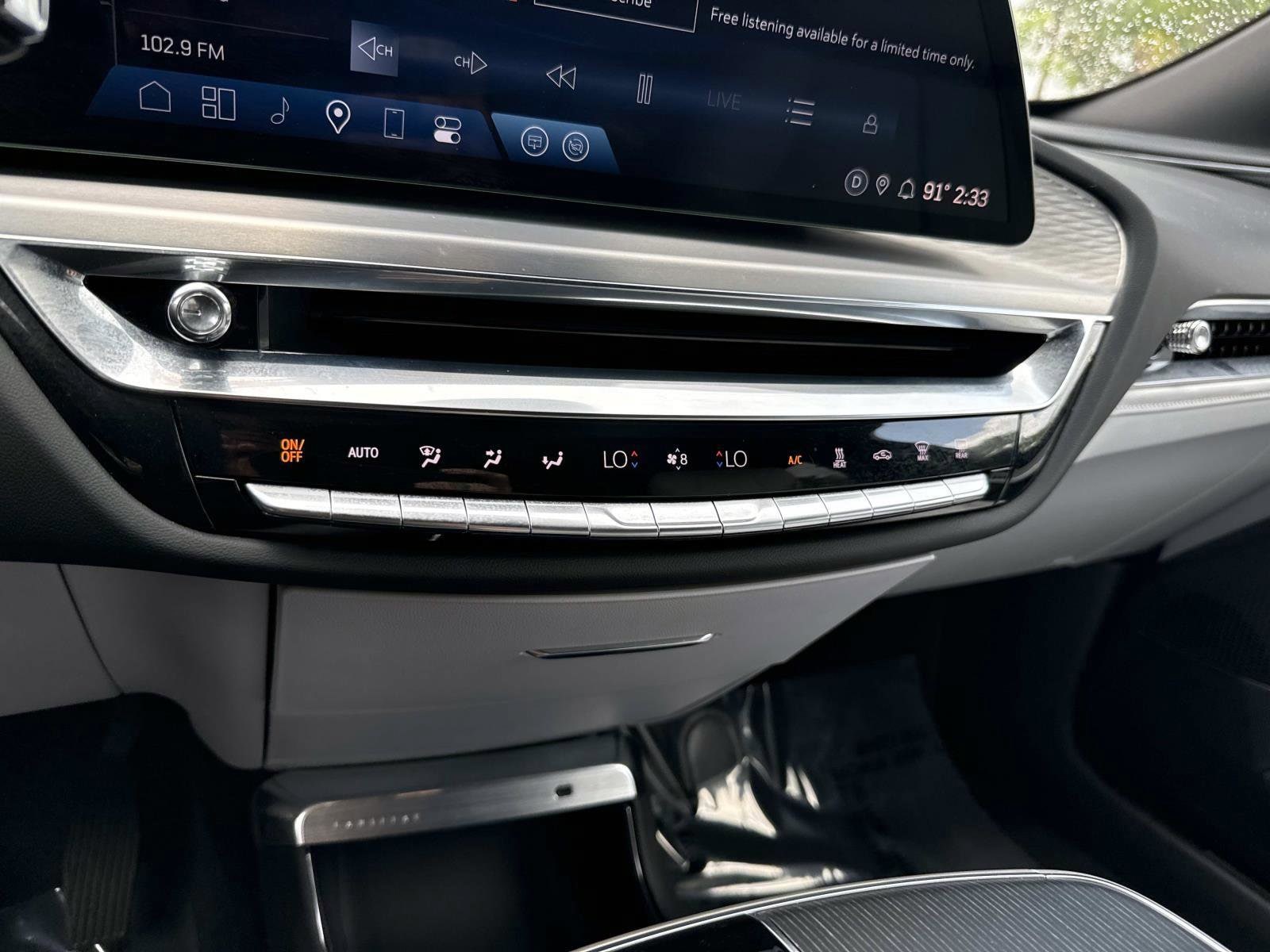 2024 Cadillac LYRIQ Luxury 1 - Photo 27
