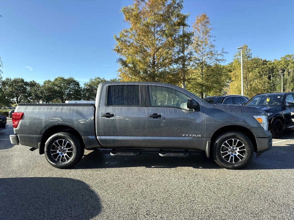 Used 2023 Nissan Titan SV Truck Crew Cab
