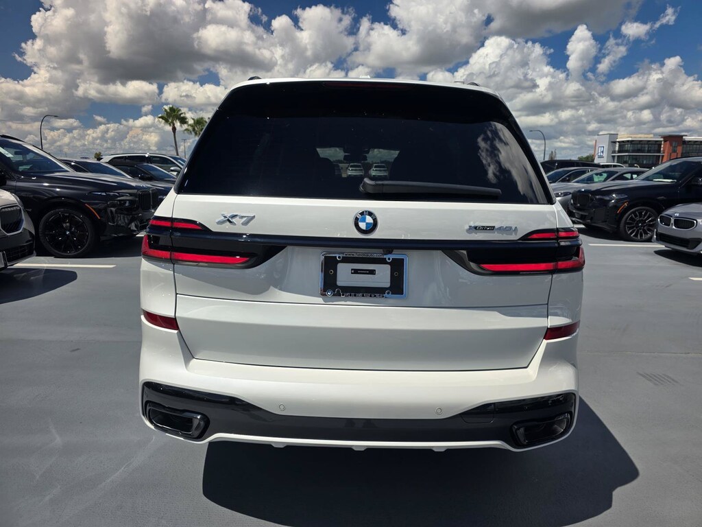 New 2027 BMW X7 xDrive40i xDrive40i Sports Activity Vehicle