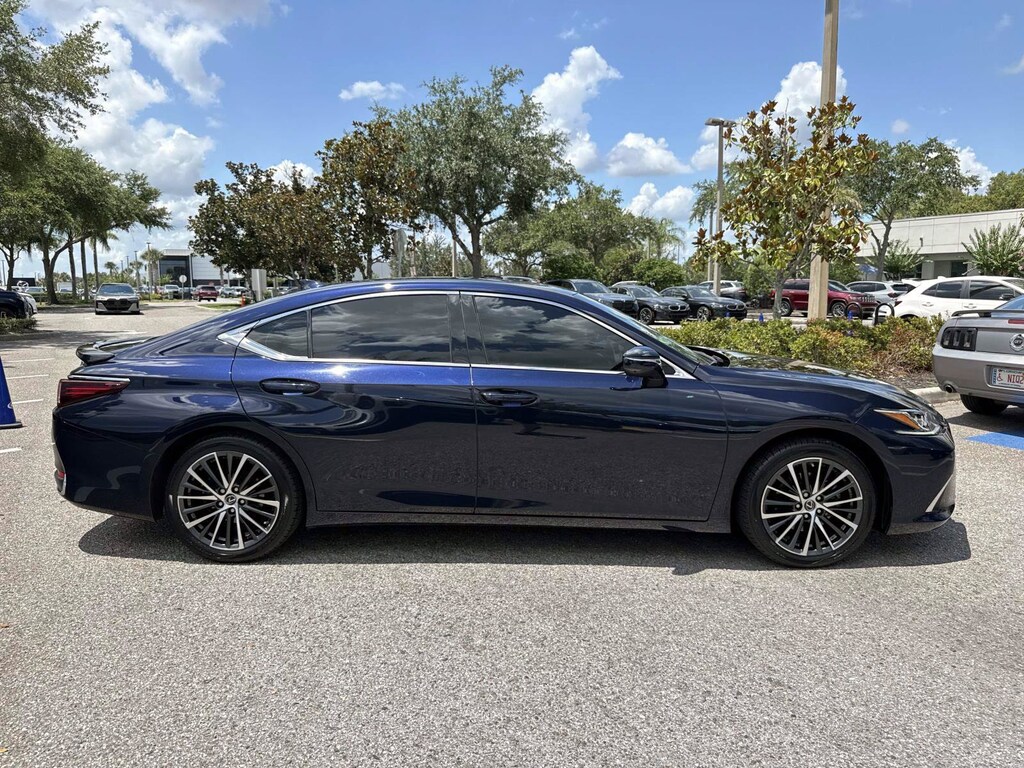 Used 2025 Lexus ES Sedan