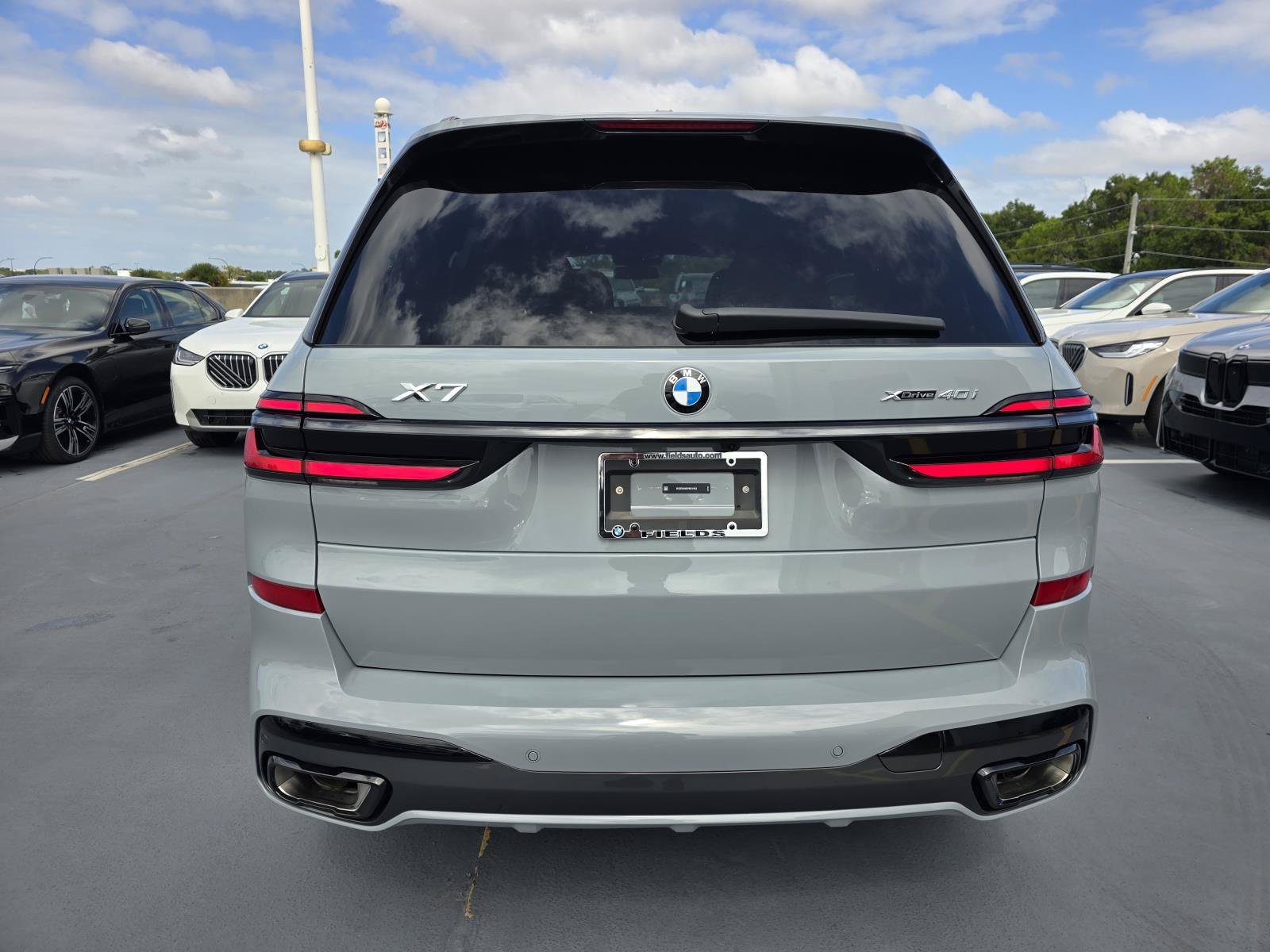 New 2027 BMW X7 xDrive40i SUV