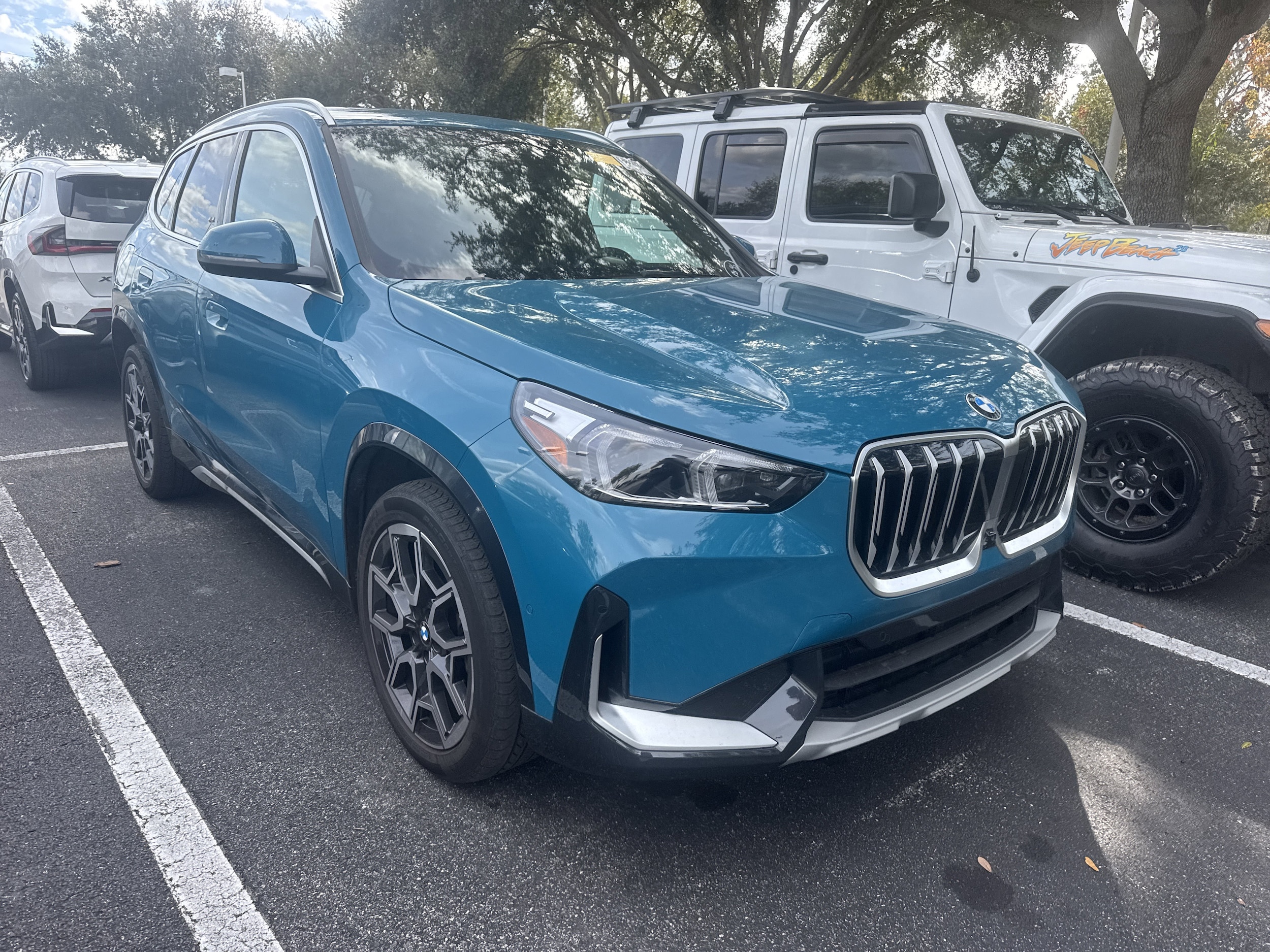 2025 BMW X1 28i's photo
