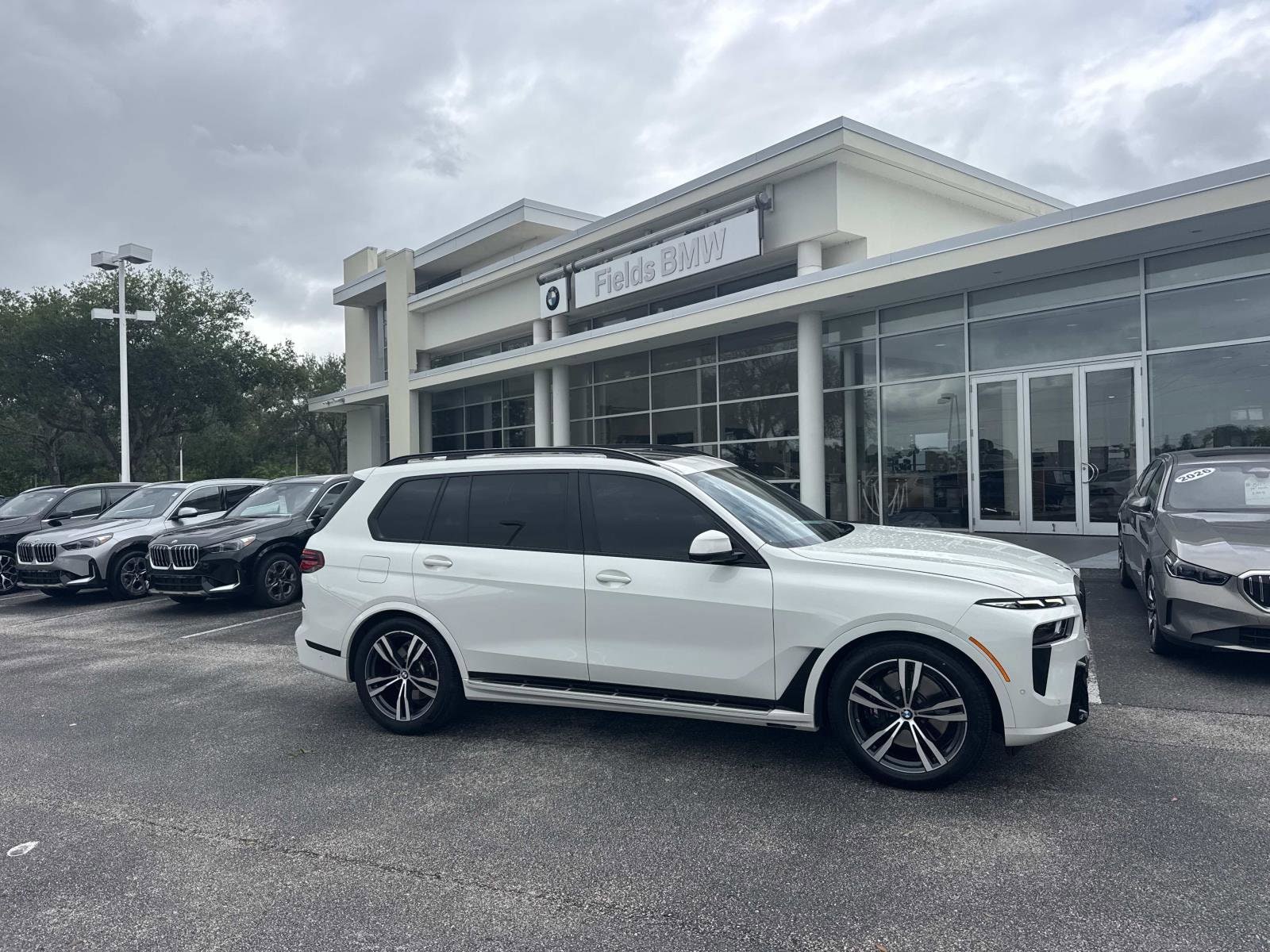 2023 BMW X7 xDrive40i's photo
