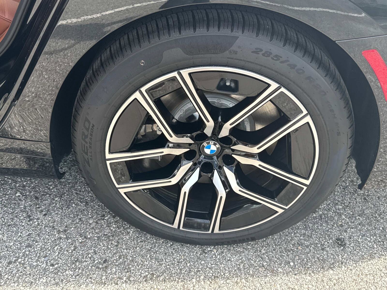 2025 BMW 7 Series 760i - Photo 11