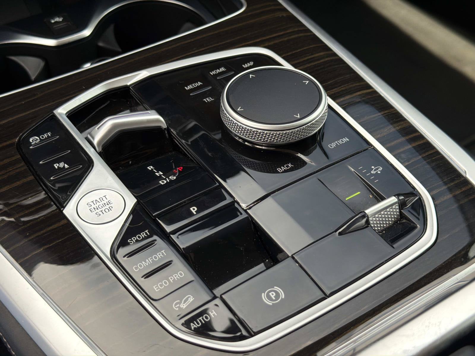2025 BMW X7 40i - Photo 27