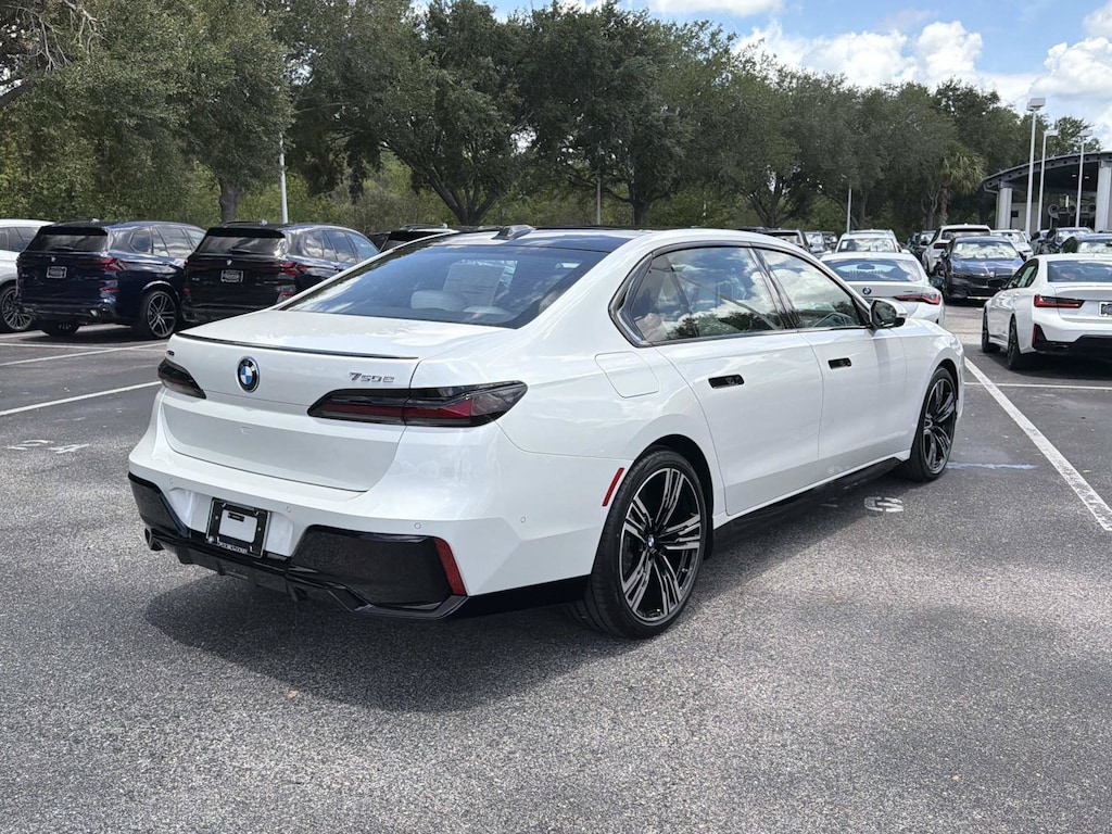 New 2026 BMW 750e xDrive Sedan