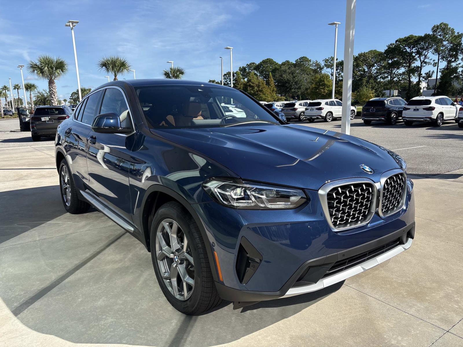2025 Bmw X4 xDrive30i photo 2