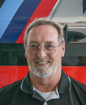 Staff member Kenney Thomas from ID_1dde81474c85