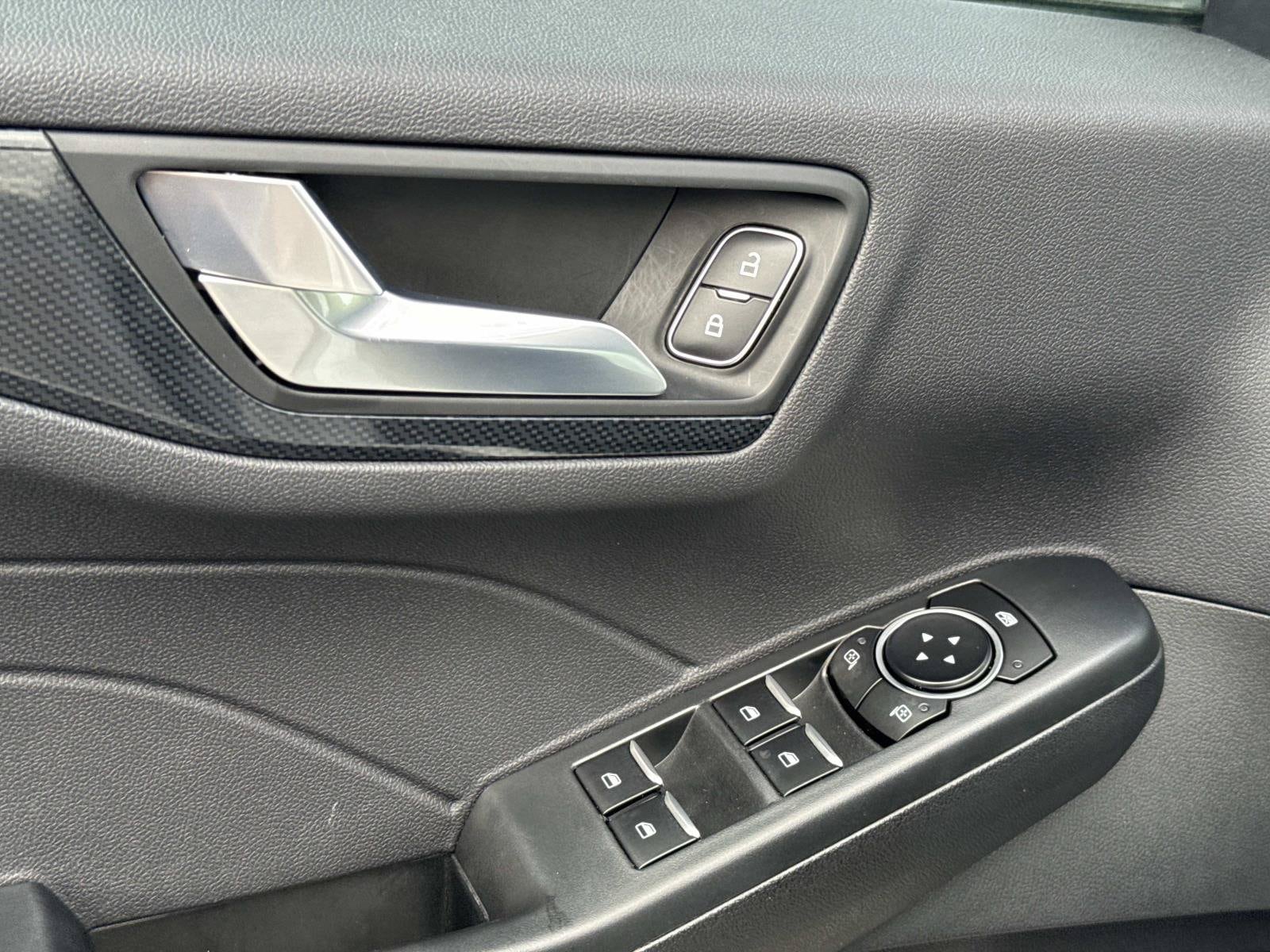2023 Ford Escape ST-Line Select - Photo 17