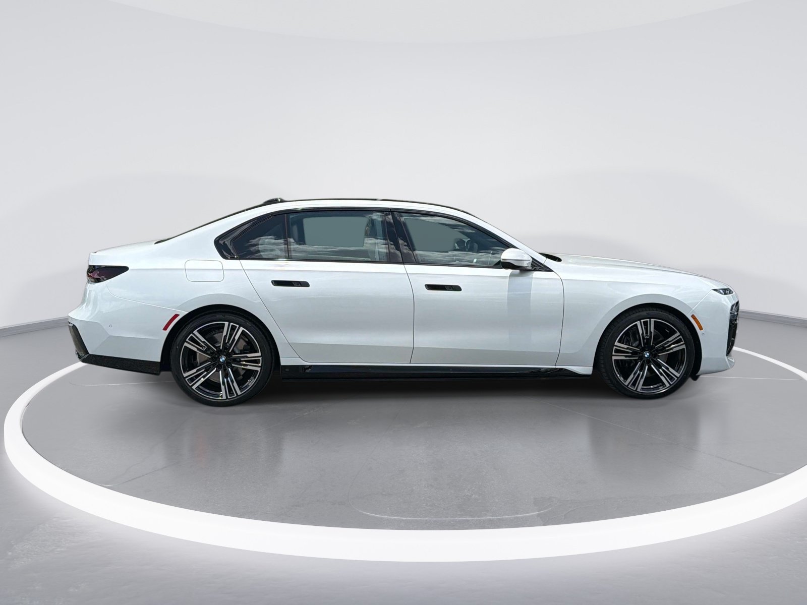 New 2026 BMW 750e xDrive Sedan