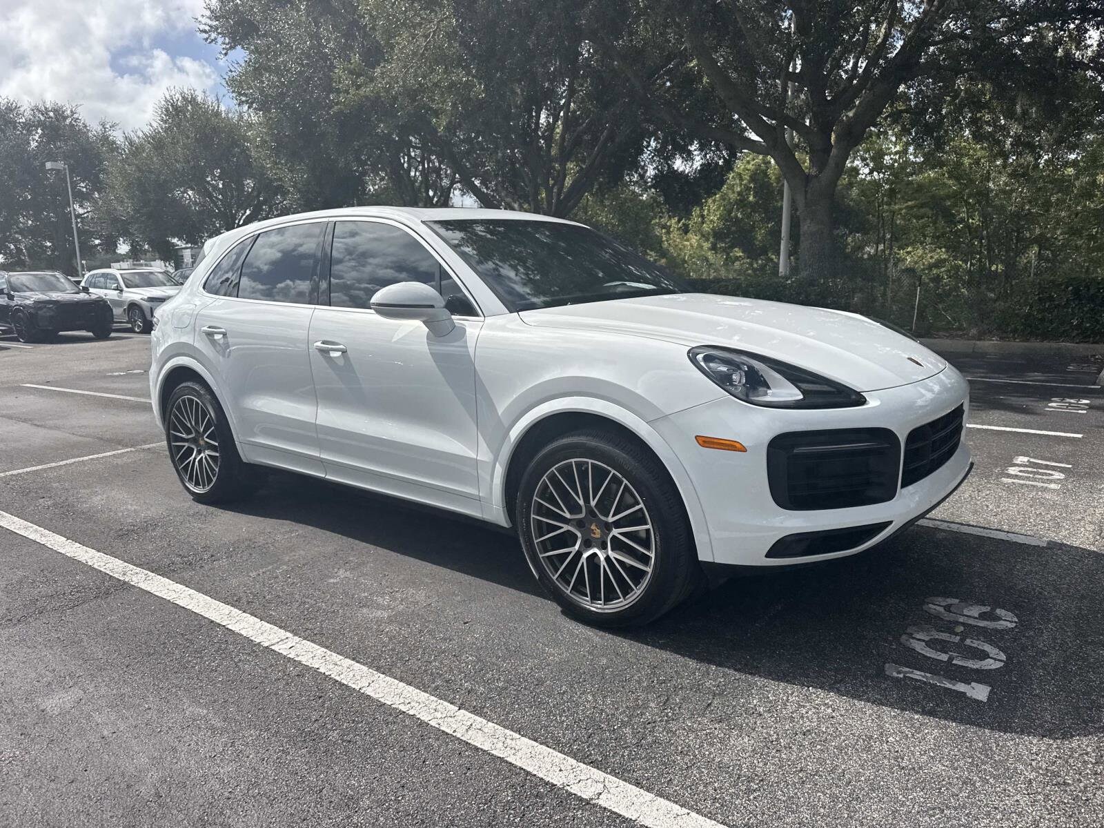 2020 Porsche Cayenne photo 2