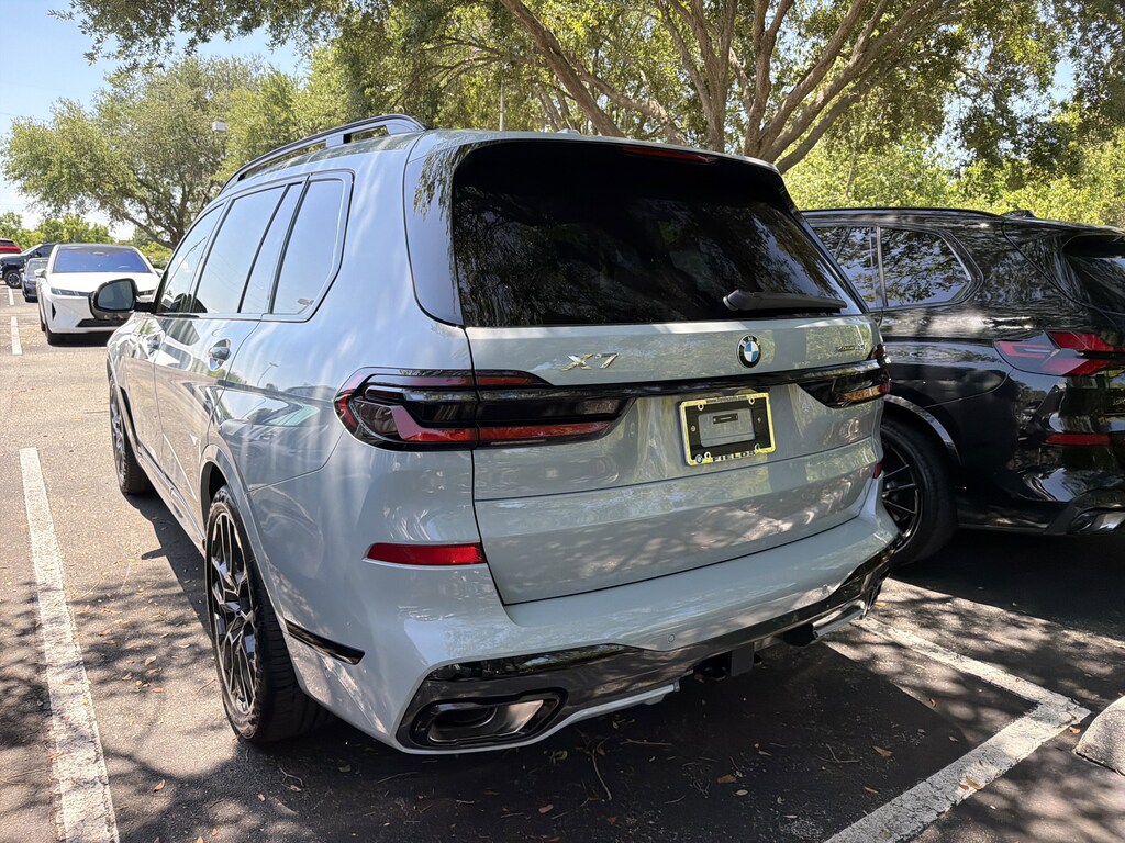New 2027 BMW X7 xDrive40i SUV