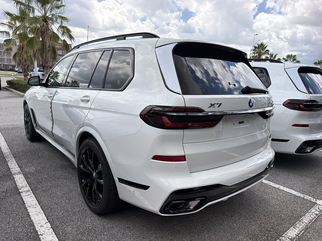 New 2027 BMW X7 xDrive40i SUV