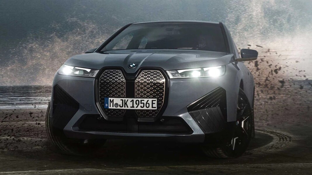 2023-bmw-ix-m60-front-left.jpg