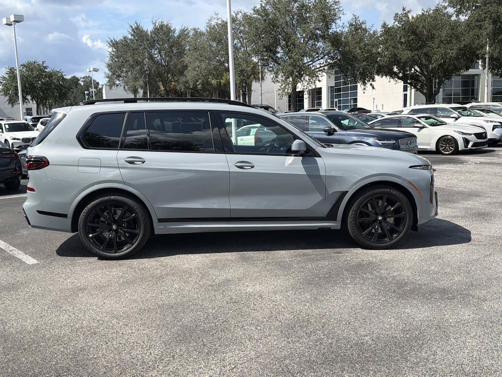 New 2027 BMW X7 xDrive40i SUV