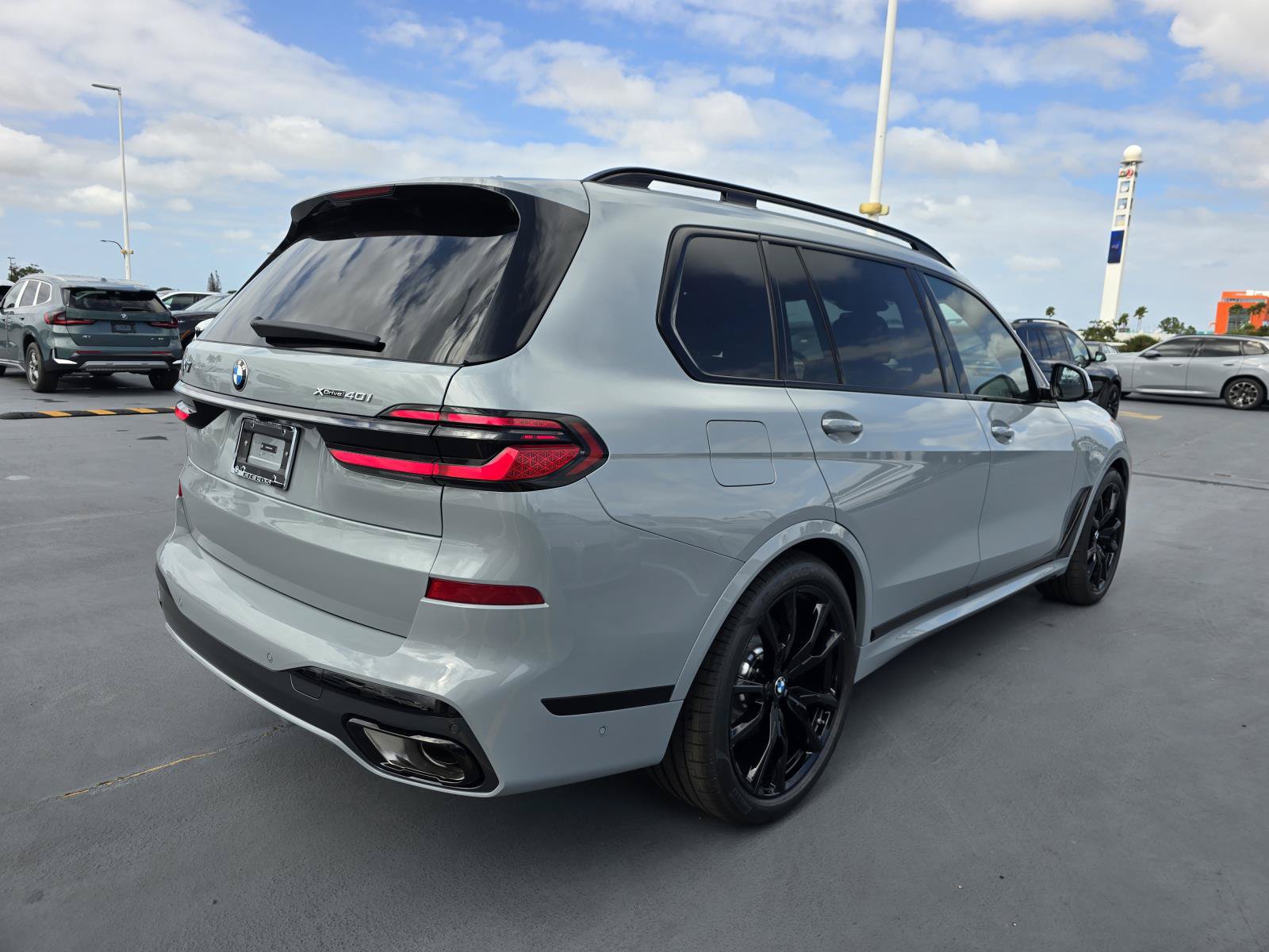 New 2027 BMW X7 xDrive40i SUV