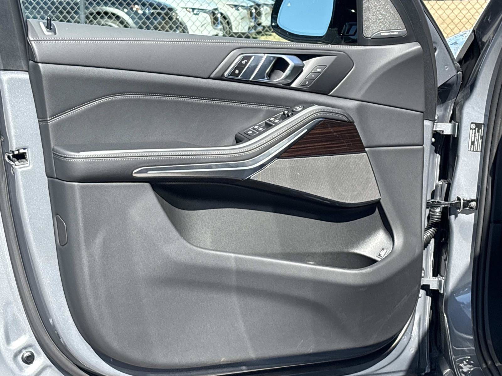2026 BMW X5 50e - Photo 17