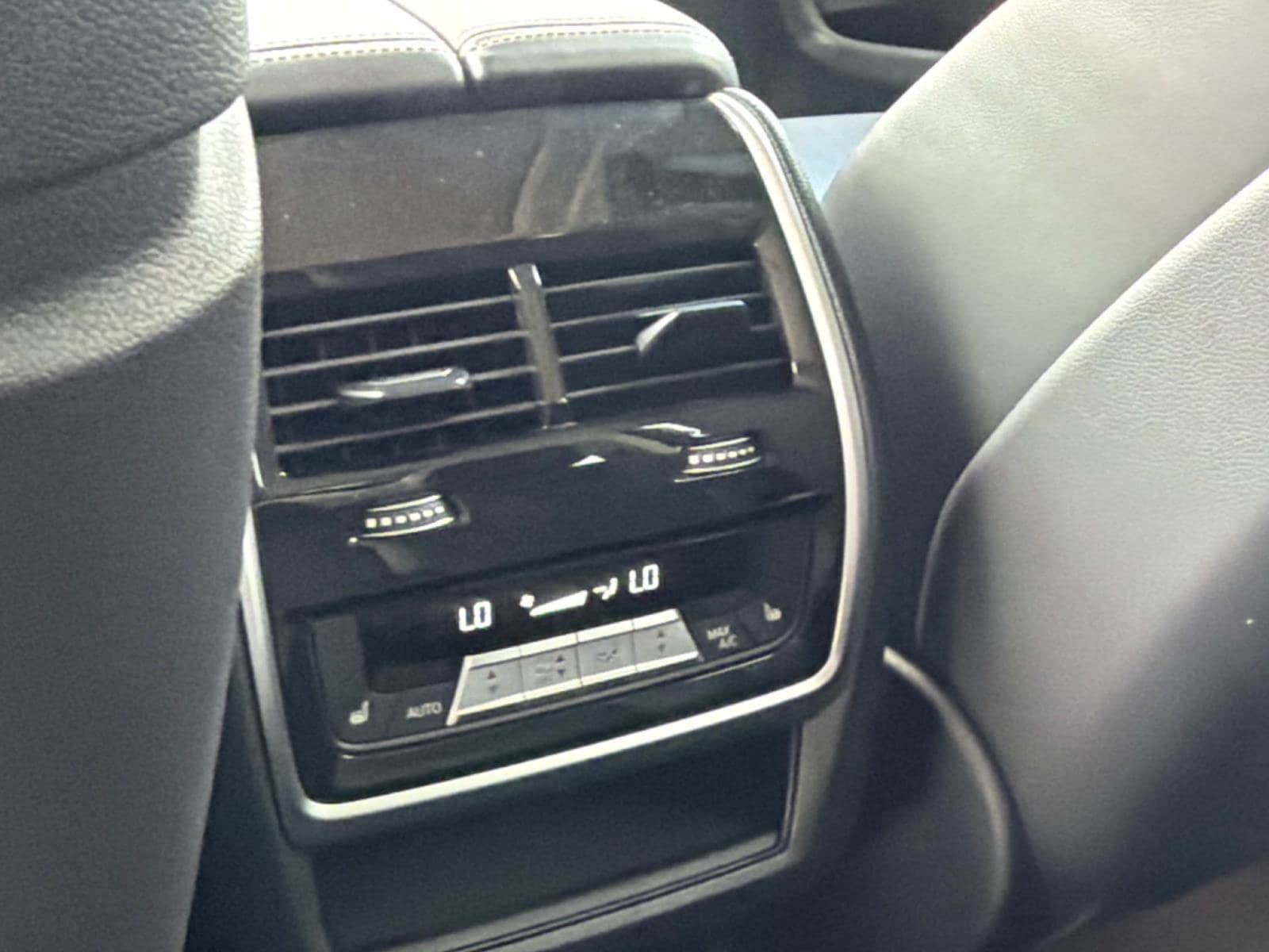 2025 BMW X7 40i - Photo 15