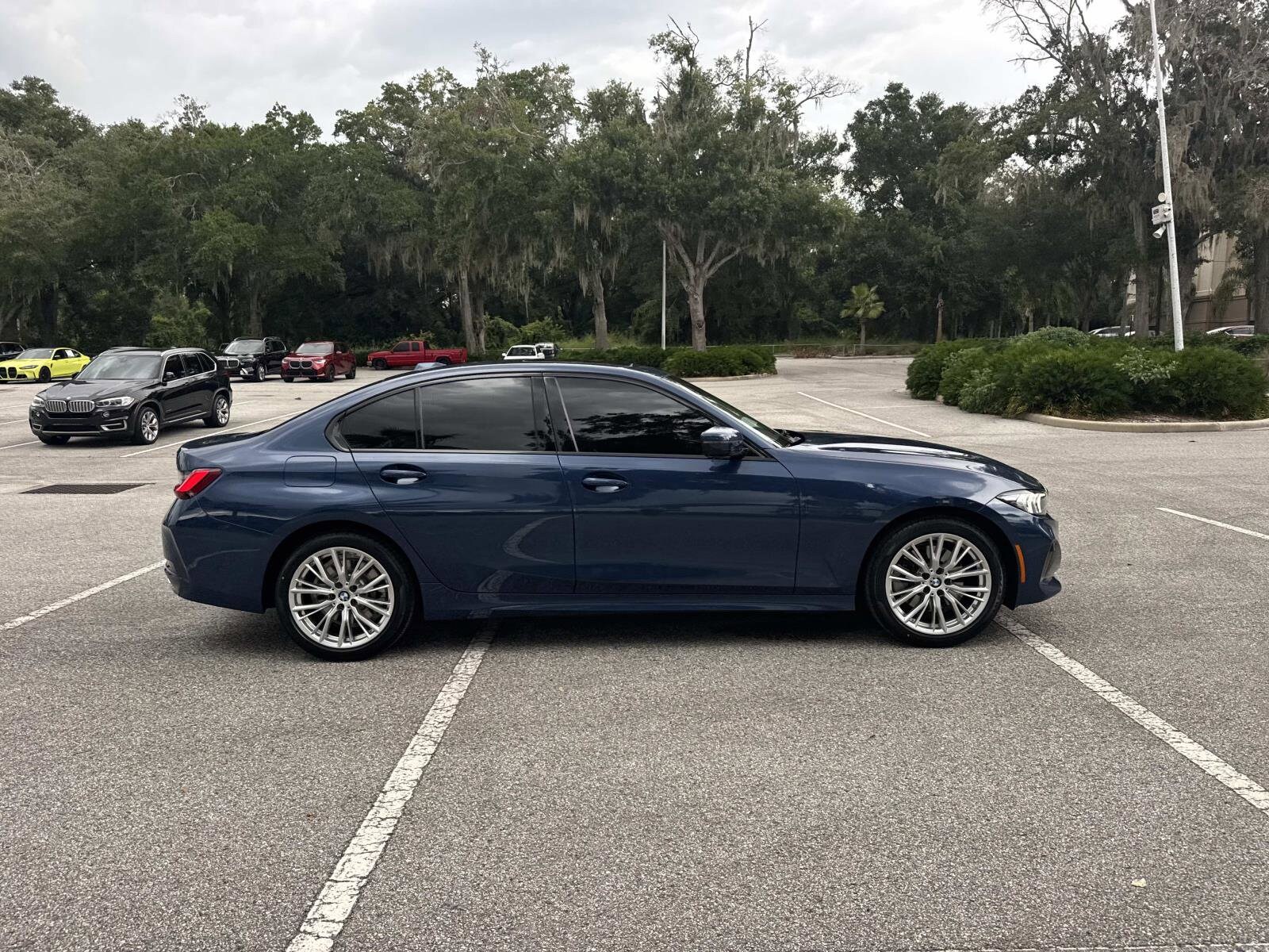 2023 Bmw 330i photo 2