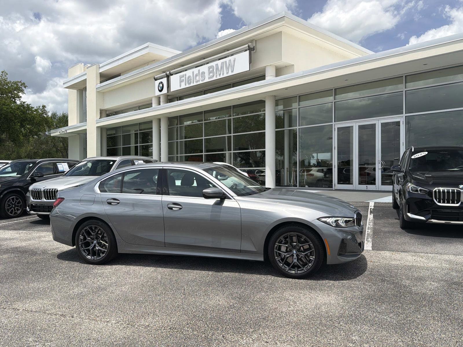 2025 BMW 3 Series 330i Sedan's photo
