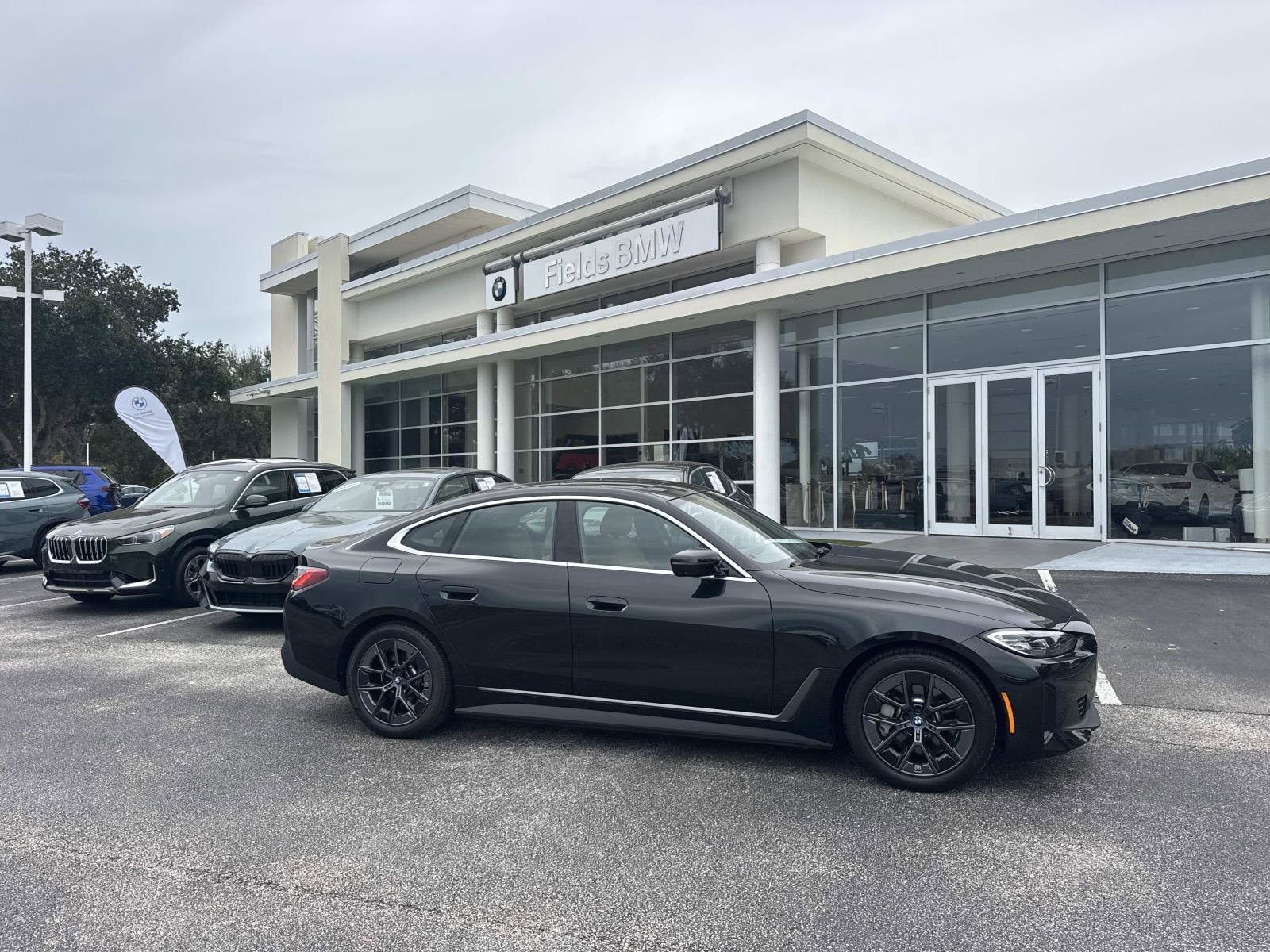 2023 BMW i4 35's photo