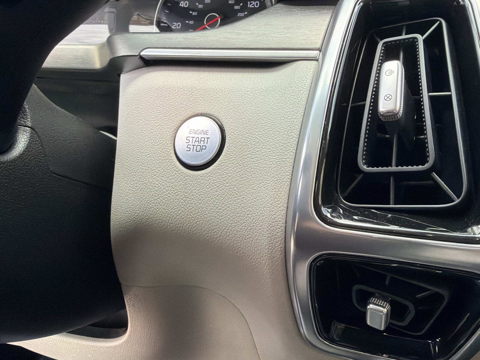 2022 Kia Sorento SX - Photo 26