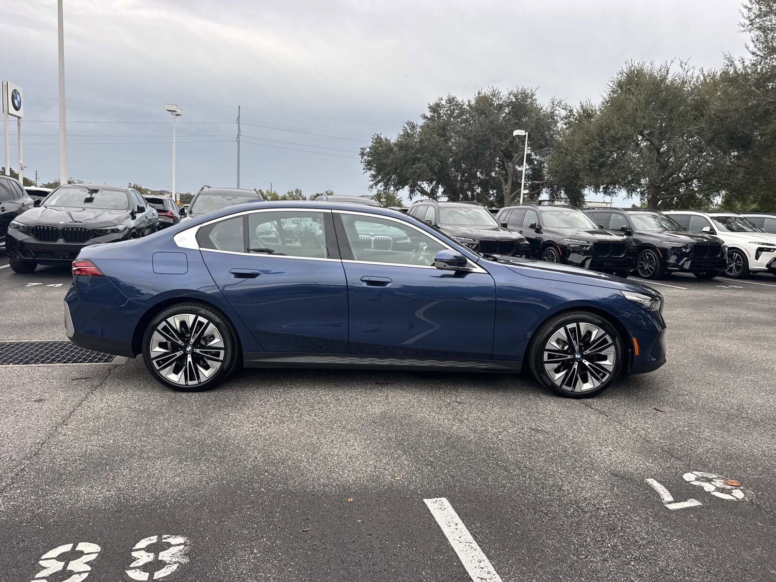 2025 Bmw 530i 5-Series photo 2