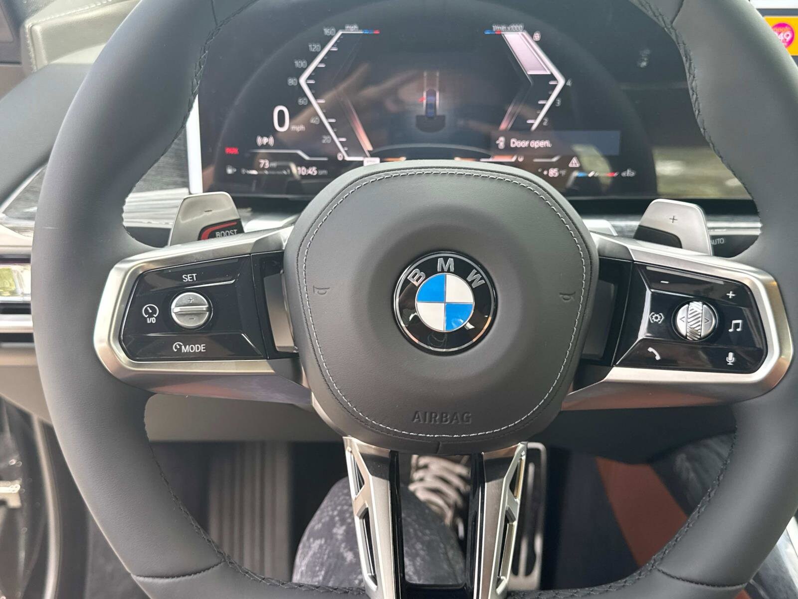 2025 BMW 7 Series 760i - Photo 29