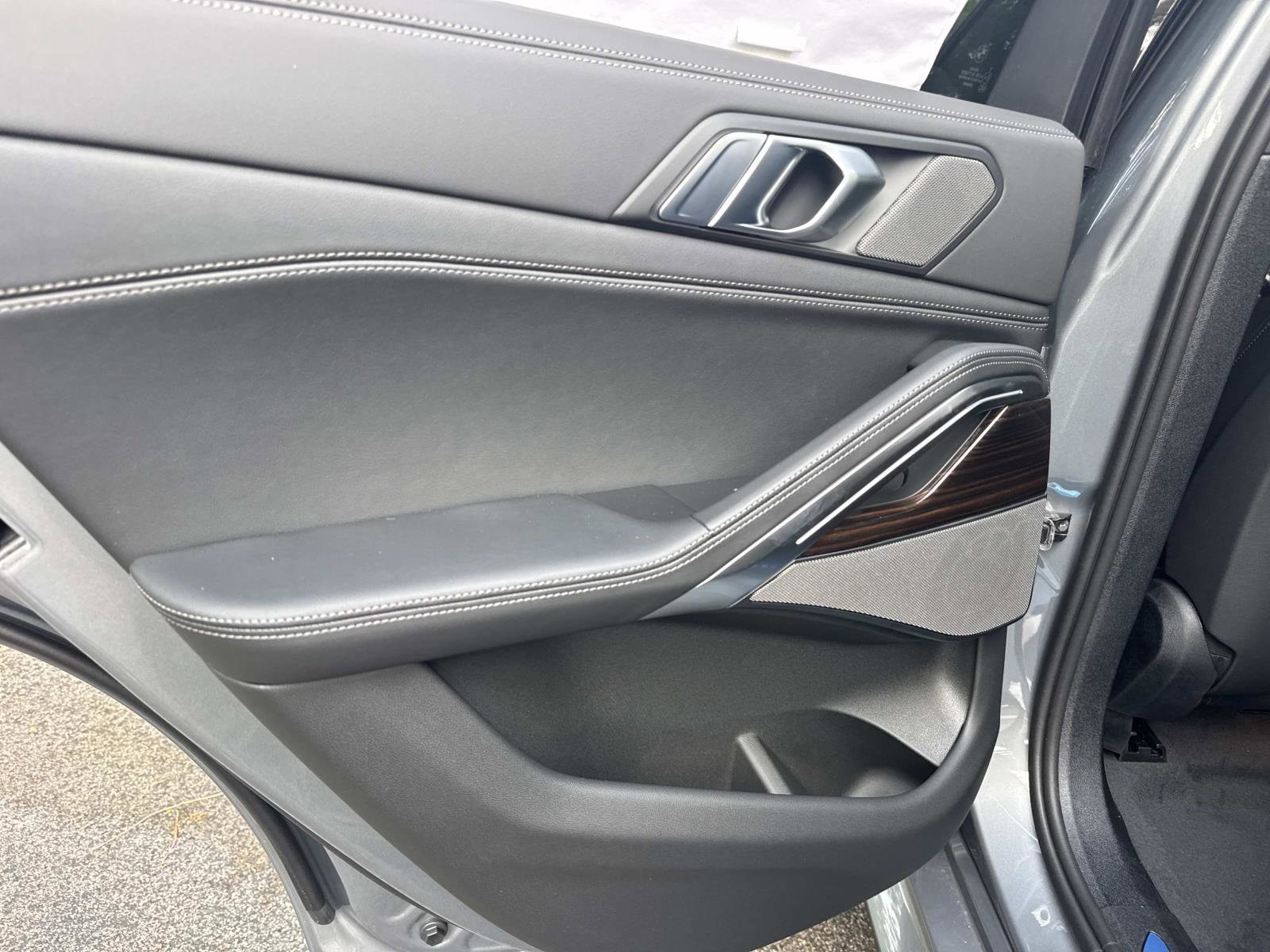 2026 BMW X6 40i - Photo 12