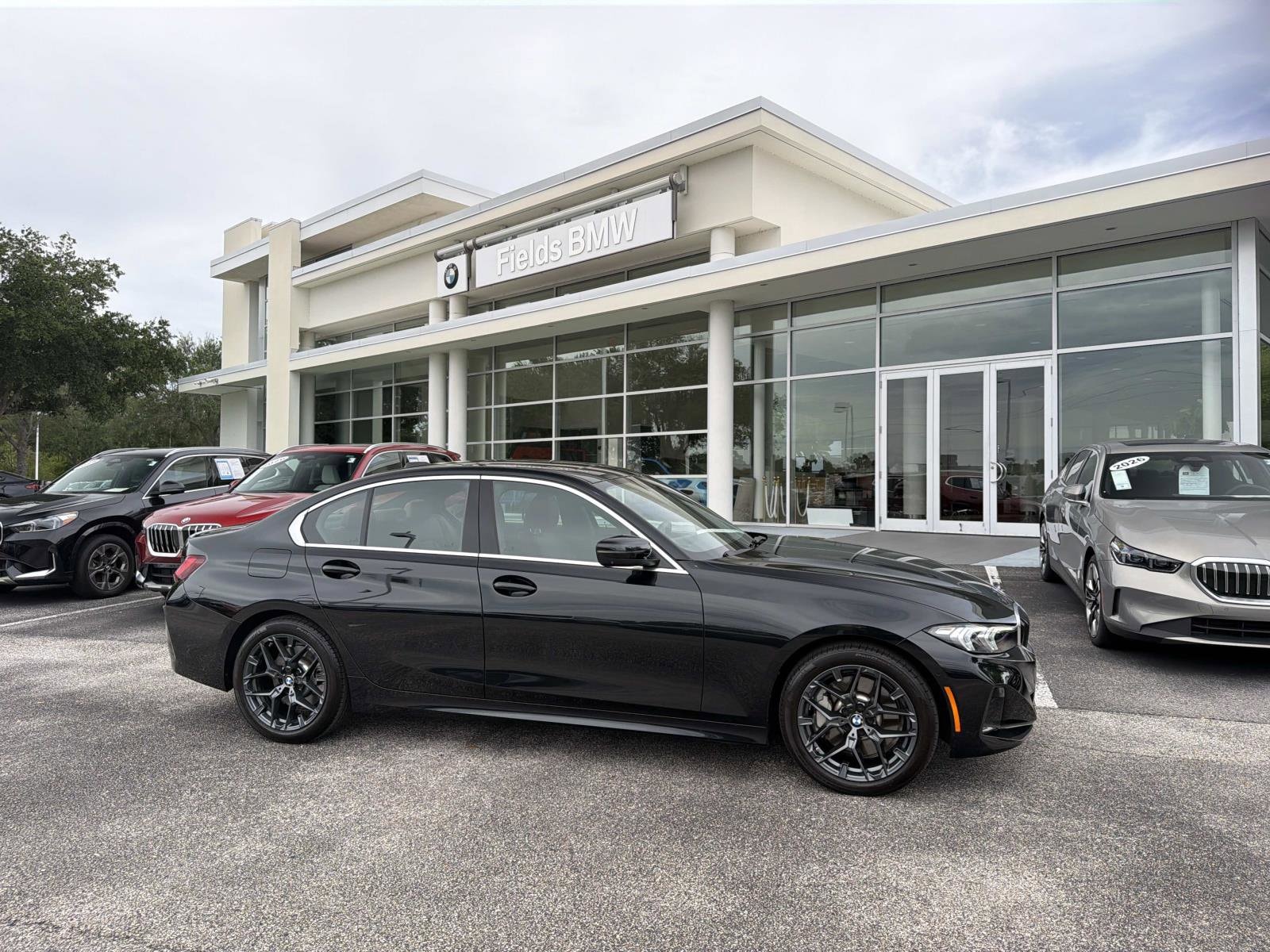 2025 BMW 3 Series's photo