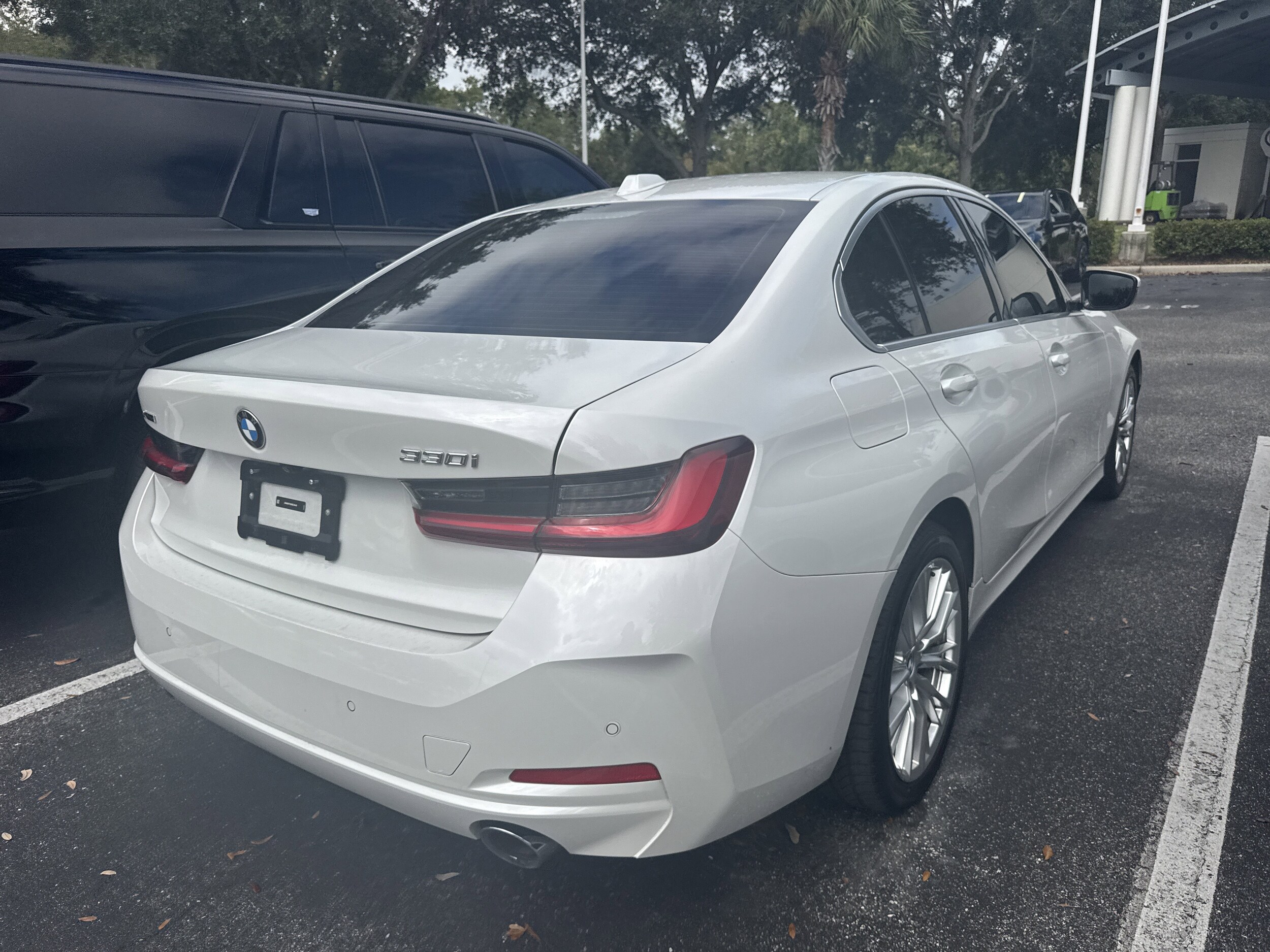 2024 Bmw 330i xDrive photo 2