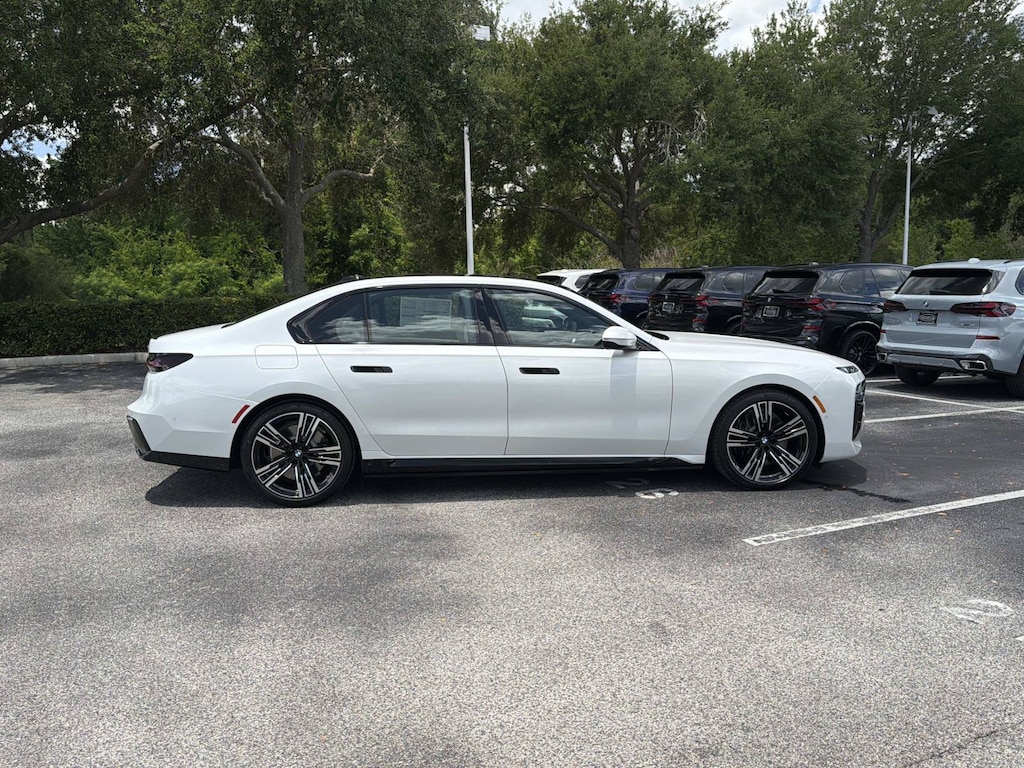 New 2026 BMW 750e xDrive Sedan
