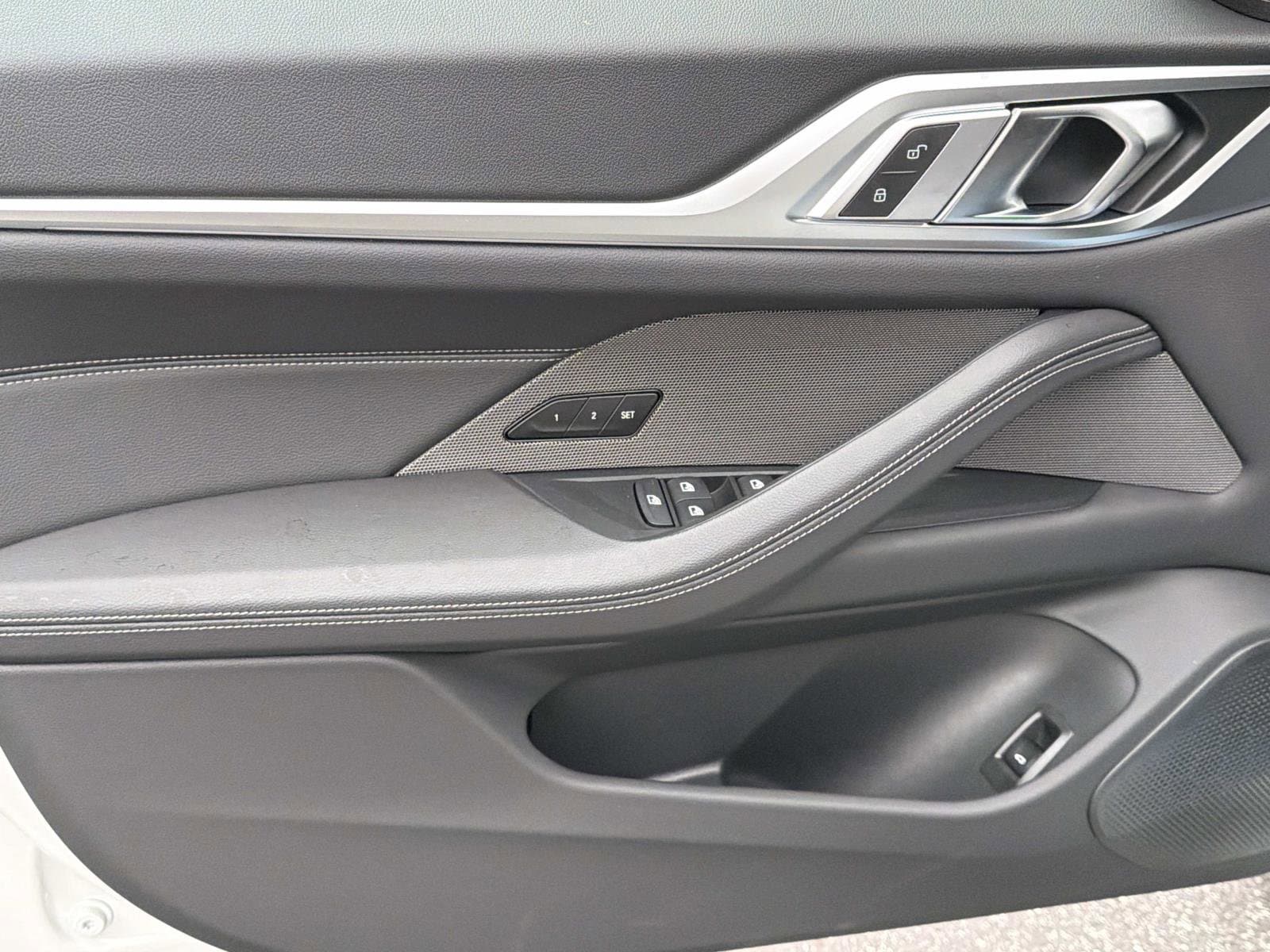 2026 BMW i4 40 - Photo 17