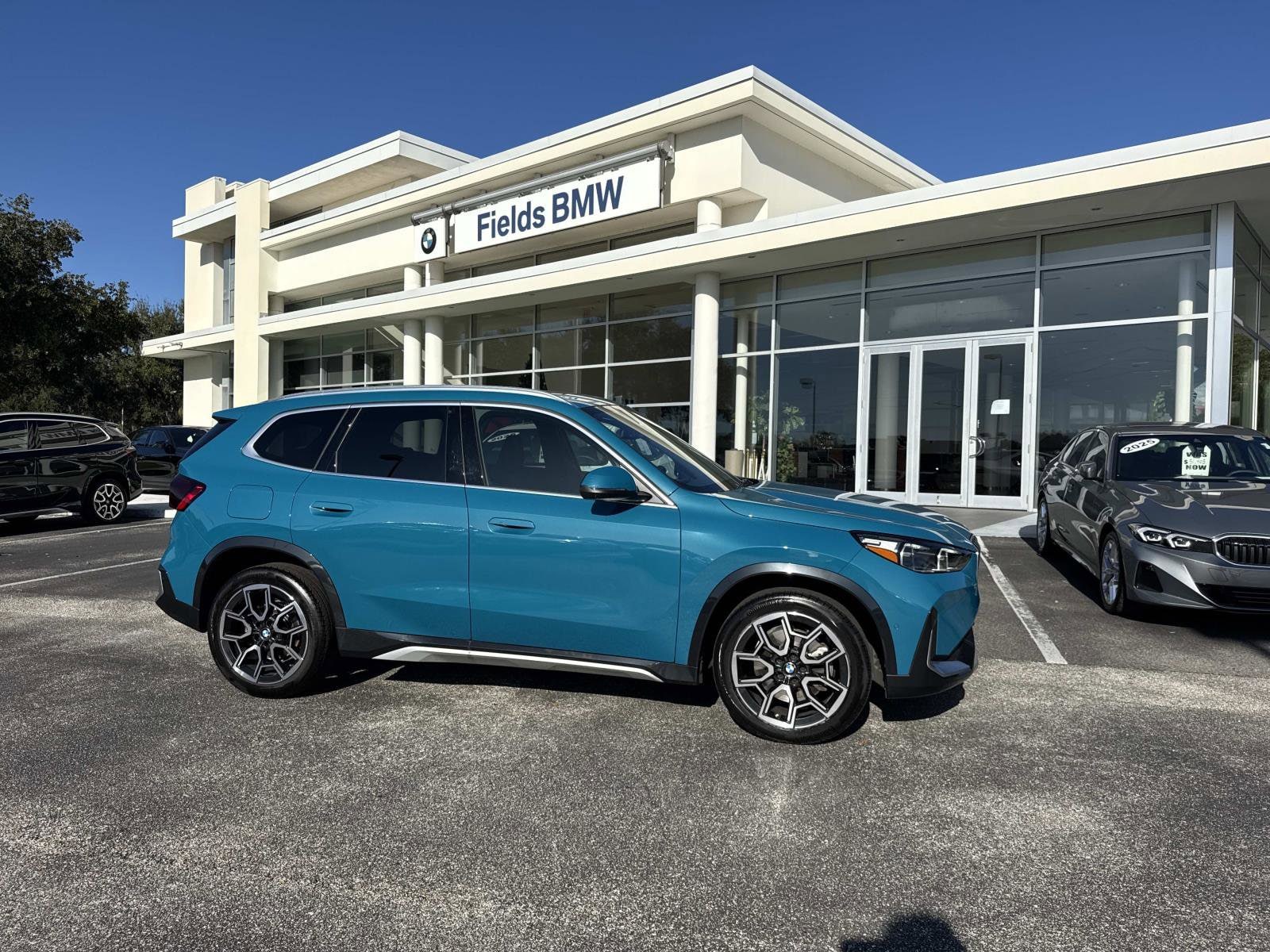 2025 BMW X1 28i's photo