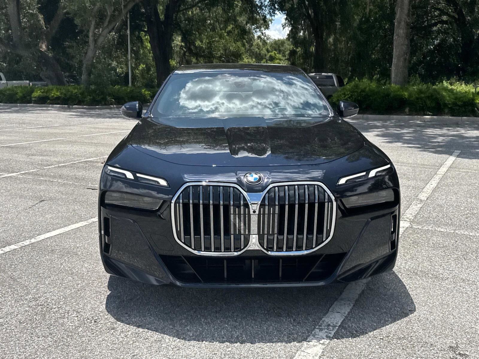 2025 BMW 7 Series 760i - Photo 9