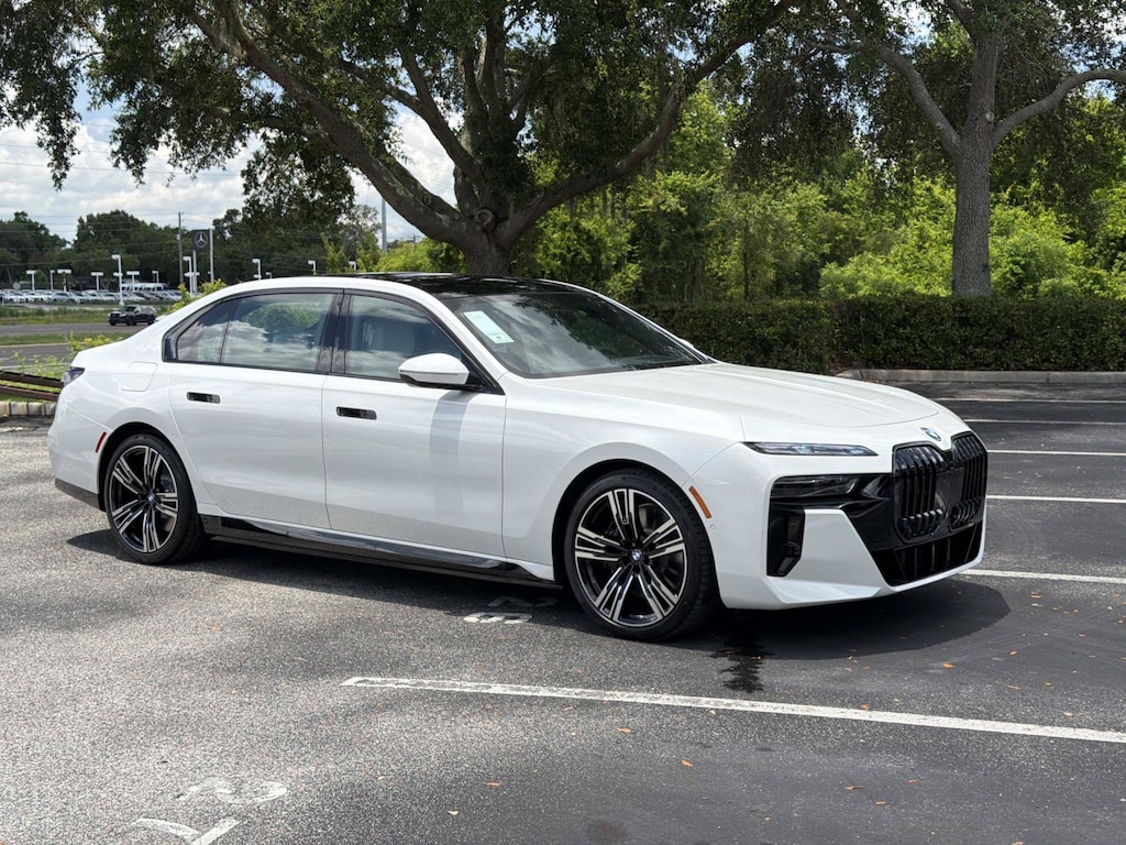 New 2026 BMW 750e xDrive Sedan